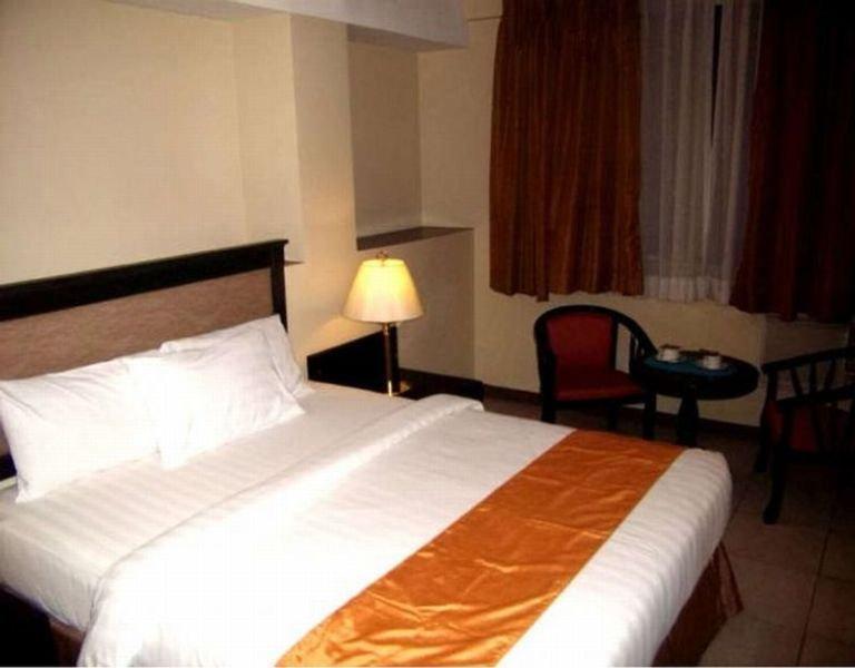 Al Faro Cosmio Hotel Palawan Бусуанга Экстерьер фото